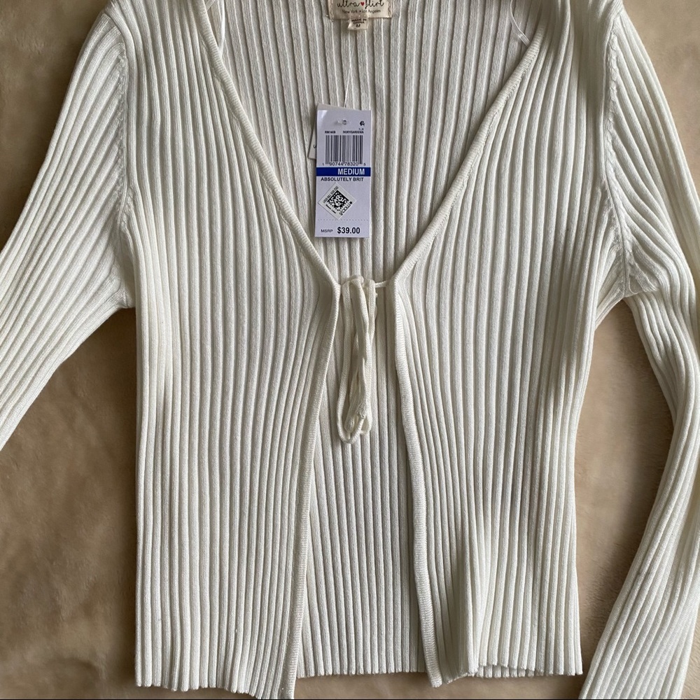 White top - Picture 4 of 4